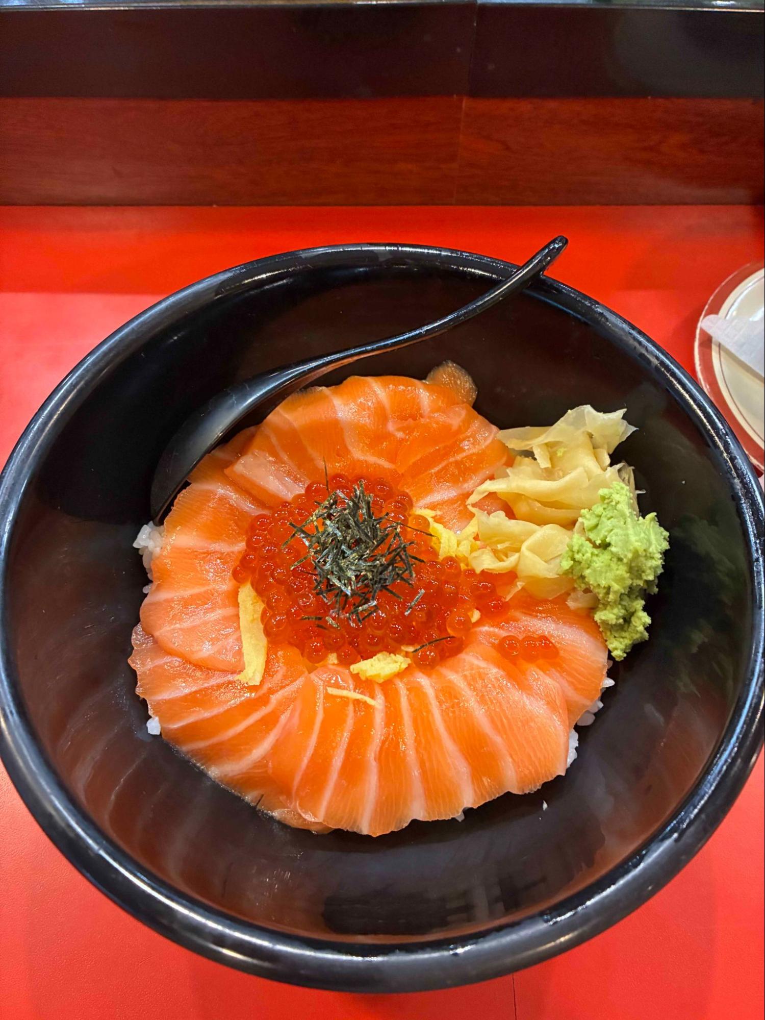 ふつうに美味い。日本基準でも美味い店だと思う。値段も安め。おすすめ。フランクフルトのほうにもあればいいのにな。魚運ぶの大変かな。