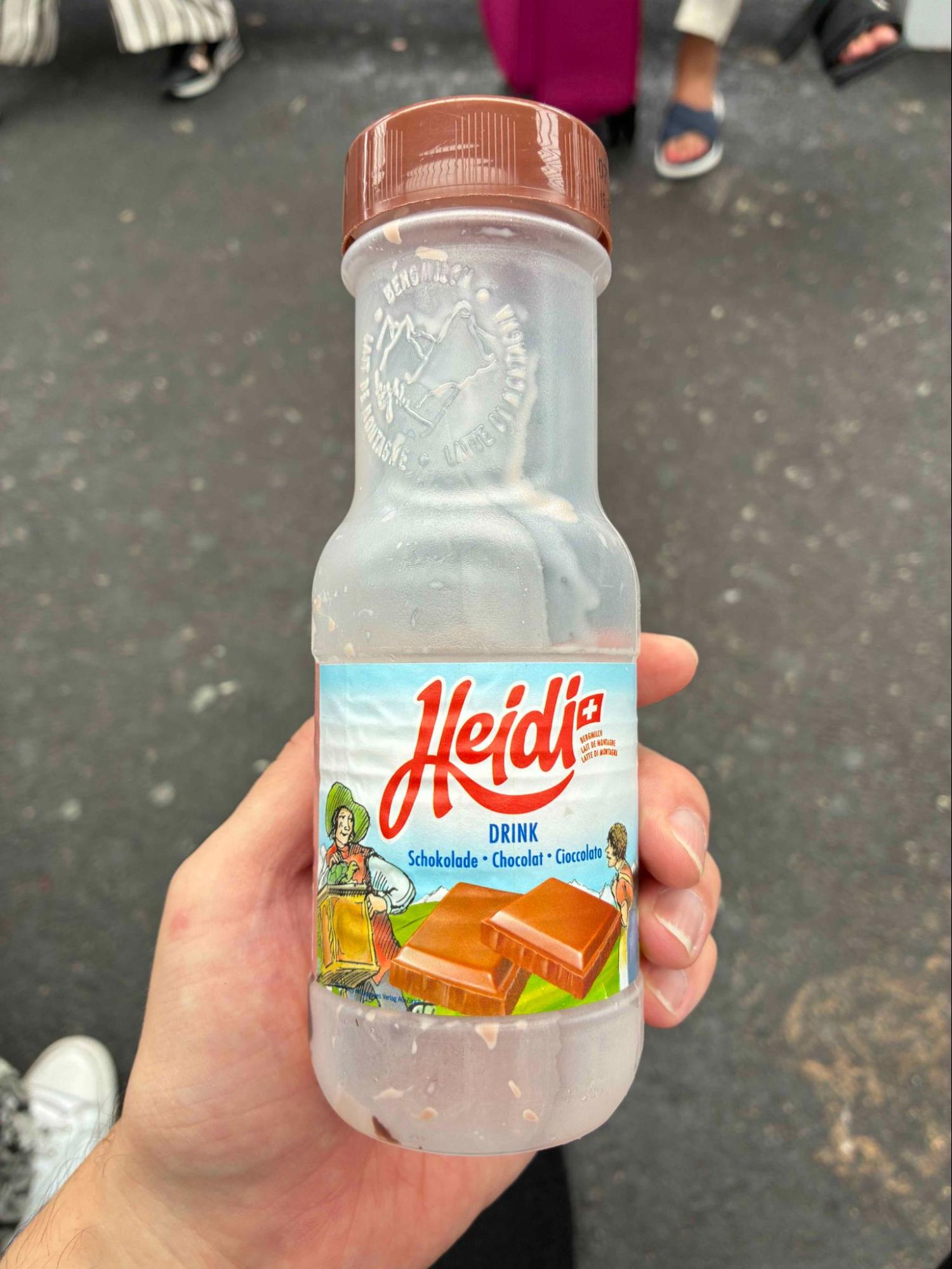 ハイジ？その辺に売ってるチョコレートドリンク。凄いおいしかった。