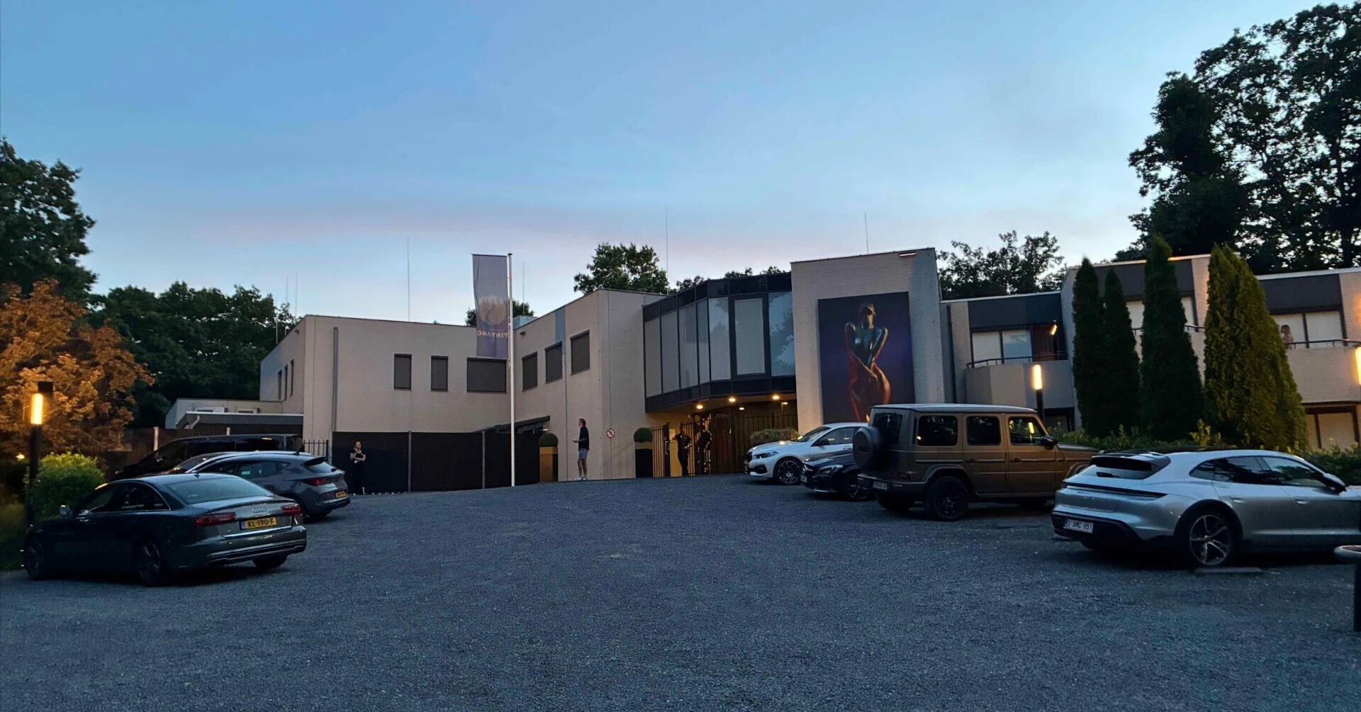 オランダFKKでドイツで遊んだ女の子2人と偶然再会